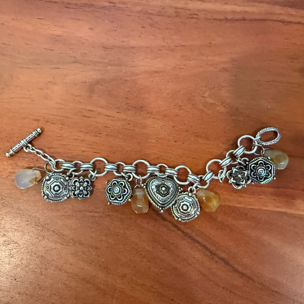 VTG Hearts And Medallions  Chunky‎ Charm Bracelet Two Tone Unsigned